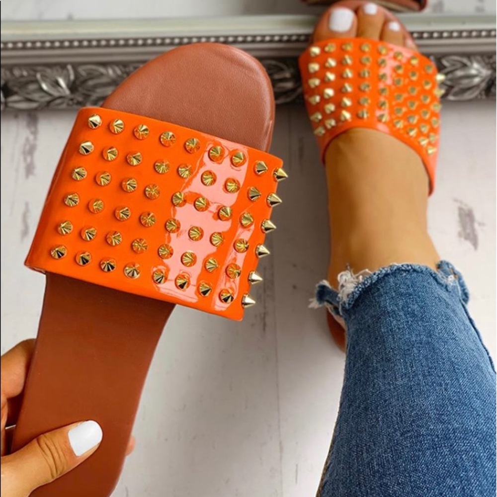 2/$45 Rivet Design Casual Flat Sandals Slipper - Picture 4 of 4